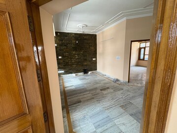 Room in 4 BHK Independent House at Sector 4 – for Rent
