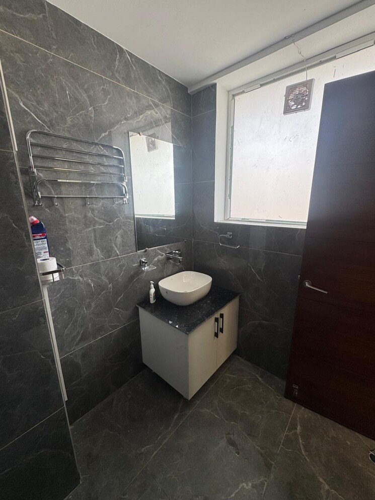 Bathroom, sector 4 3 Bedroom 1650 Sq.Ft. Builder Floor In Sector 4 Panchkula 8782404