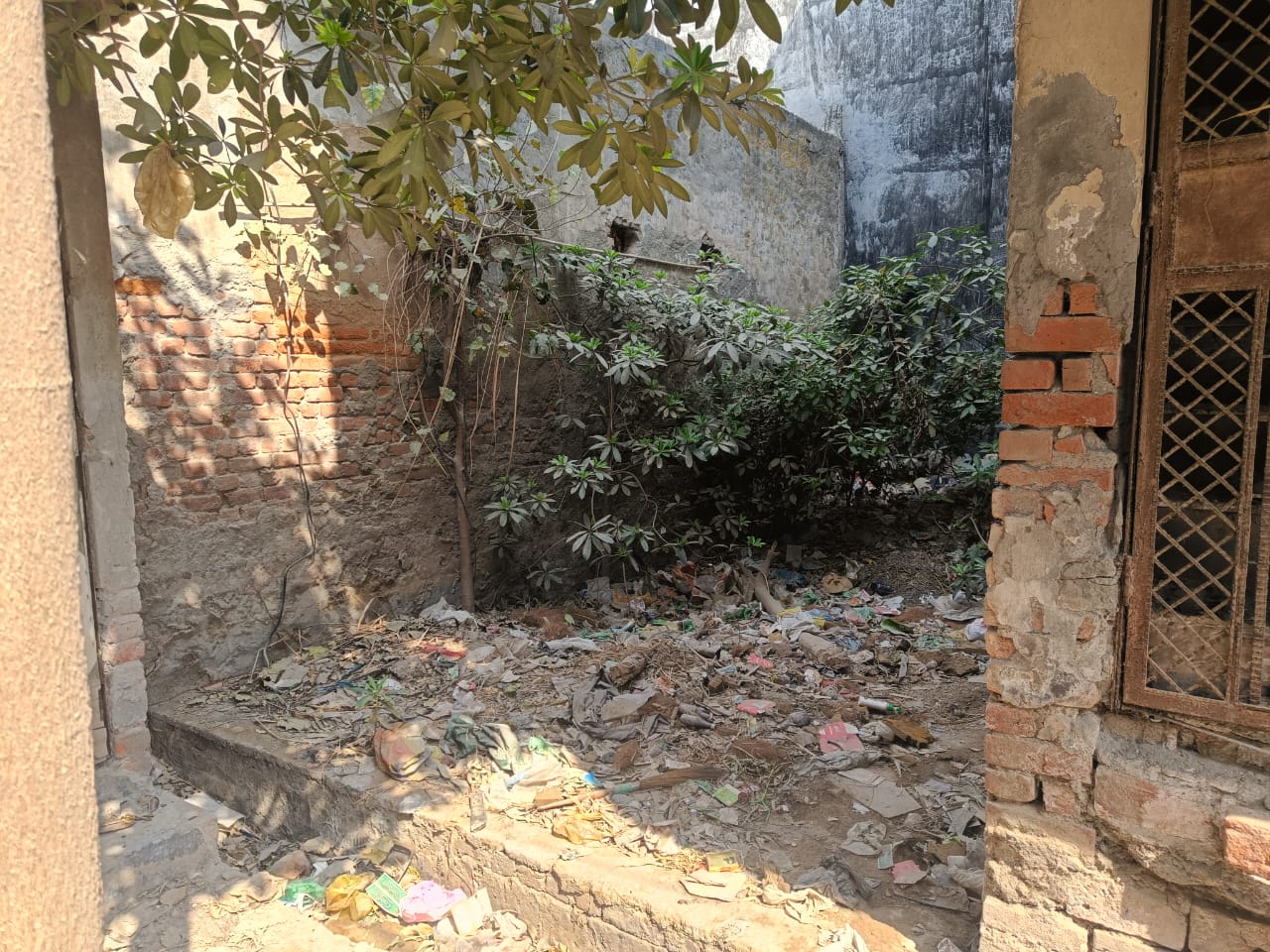 Plot For Sale in Adarsh Apartment 7