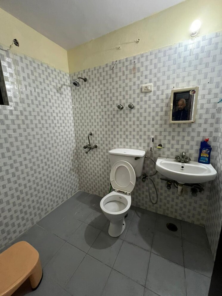 Bathroom, mittal-cosmos-executive-apartment 2 Bedroom 1145 Sq.Ft. Apartment In Sector 2 Gurgaon 8782420