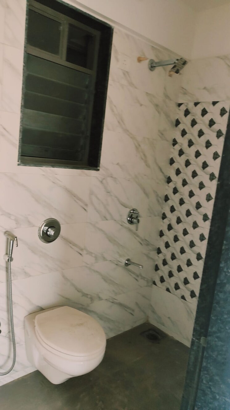 Bathroom, uk-iridium 1 Bedroom 395 Sq.Ft. Apartment In Kandivali East Mumbai 8782407