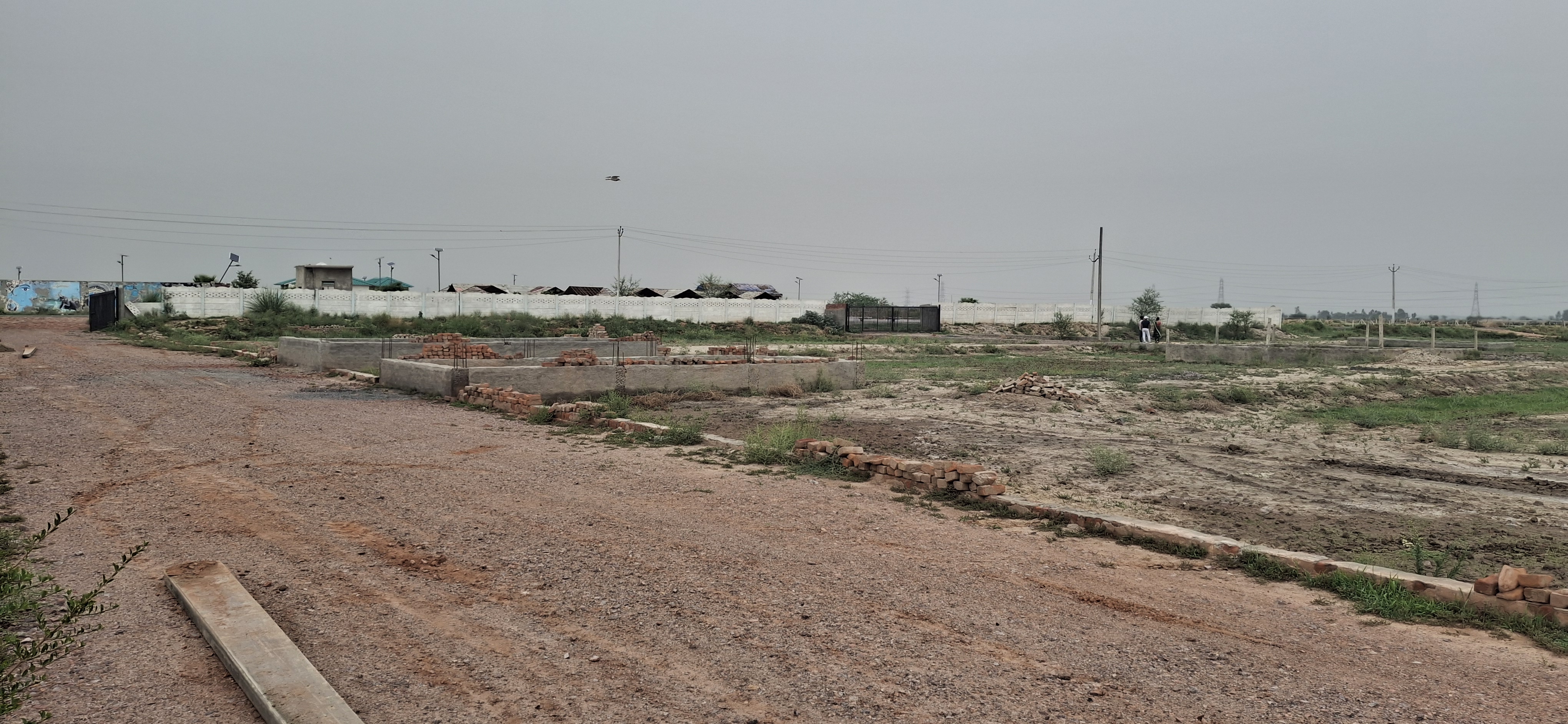 Plot For Sale in Mk Propty 