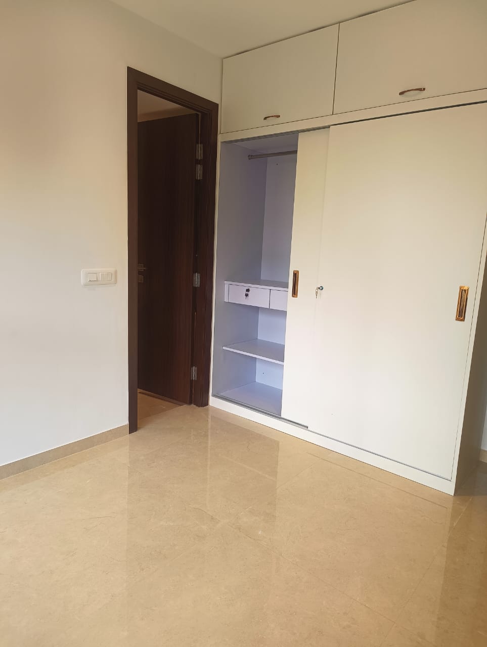 1 BHK + Extra Room Apartment For Rent in Hiranandani Highland