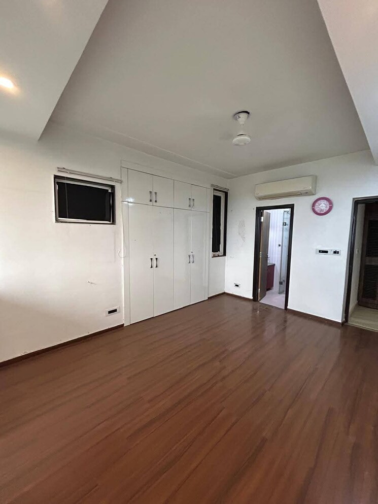 Room, shapoorji-pallonji-joyville-phase-2 3 Bedroom 1692 Sq.Ft. Apartment In Sector 102 Gurgaon 8782451