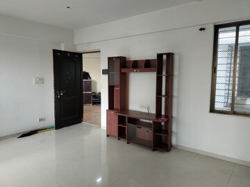 Room in 2 BHK Apartment at Kabra Galaxy Star 1, Brahmand – for Rent