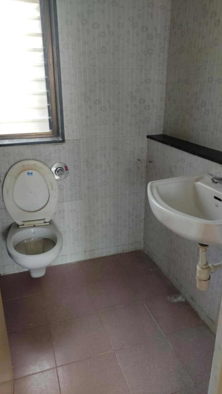 Bathroom, kalpataru-srishti-338-chs-ltd 2.5 Bedroom 770 Sq.Ft. Apartment In Mira Road Thane 8782551