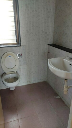 Bathroom in 2.5 BHK Apartment at Kalpataru Srishti, Mira Road – for Sale