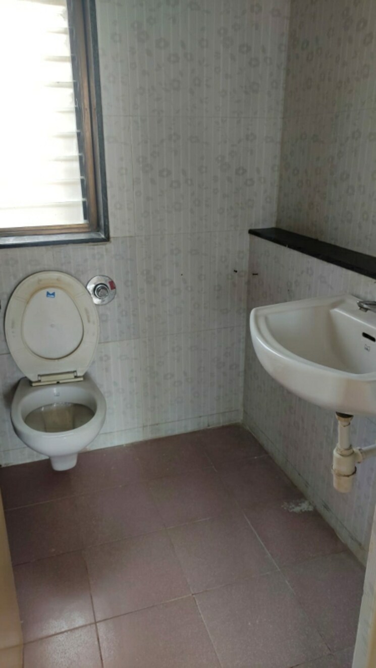 Bathroom, kalpataru-srishti 2.5 Bedroom 770 Sq.Ft. Apartment In Mira Road Thane 8782584