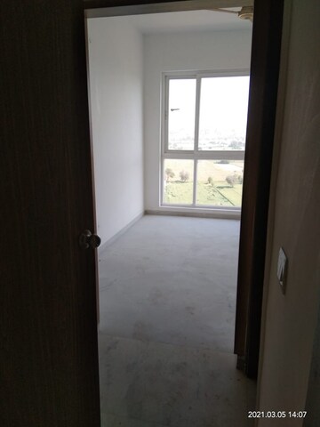 Room in 3.5 BHK Apartment at Umang Winter Hills, Sector 77 – for Sale