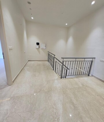 Room in 3 BHK Apartment at Indiabulls Sky Forest, Lower Parel – for Rent