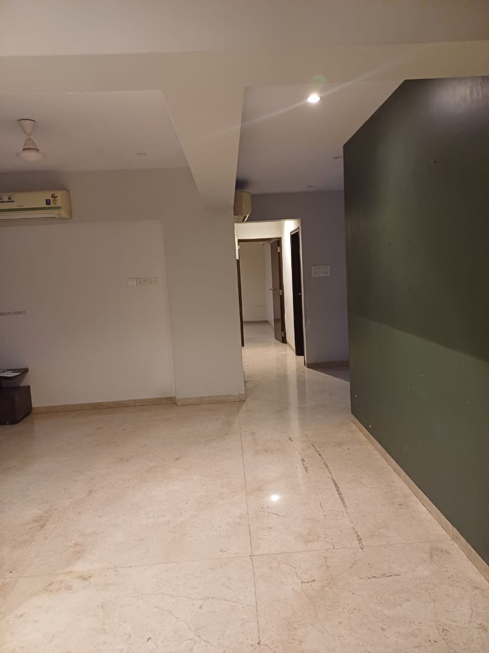 3 BHK 1050 Sq.Ft. Apartment in Benzer Tower