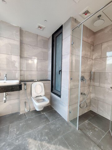Bathroom in 4 BHK Apartment at Rustomjee Crown, Prabhadevi – for Rent