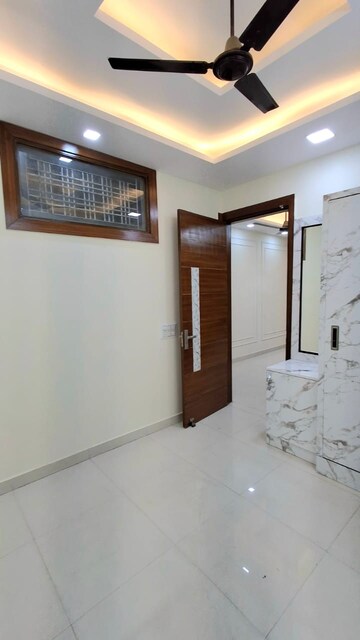 Room in 2 BHK Builder Floor at Vasundhara Sector 1 – for Rent
