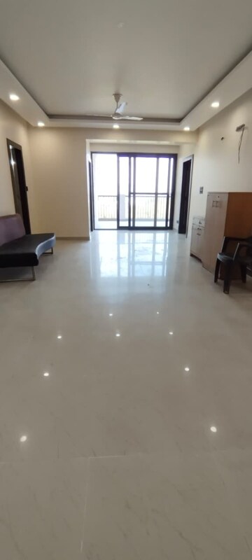 Room in 3 BHK Apartment at Vasant Kunj – for Rent