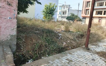 Plot For Sale in Kalindi Kunj