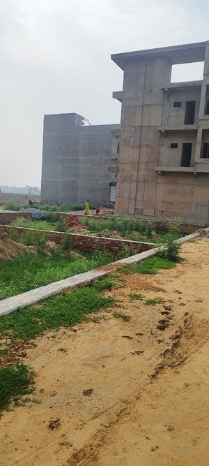  Plot For Sale in Kalindi Kunj
