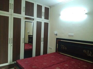 Room in 2 BHK Builder Floor at Shivalik Colony – for Rent