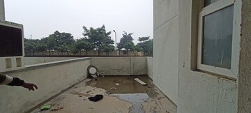 Team Area in 2 BHK Apartment at Umang Winter Hills, Sector 77 – for Sale