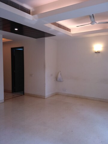 Room in 3 BHK Builder Floor at Ansal Sushant Lok I, Sector 43 – for Rent