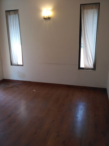 Room in 3 BHK Builder Floor at Ansal Sushant Lok I, Sector 43 – for Rent