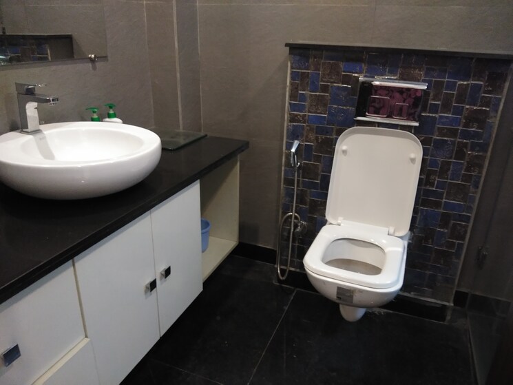 Bathroom, shivalik colony 3 Bedroom 2000 Sq.Ft. Builder Floor In Shivalik Colony Delhi 8782698