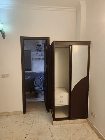 Furnished Amenities in 3 BHK Builder Floor at Ansal Sushant Lok I, Sector 43 – for Sale