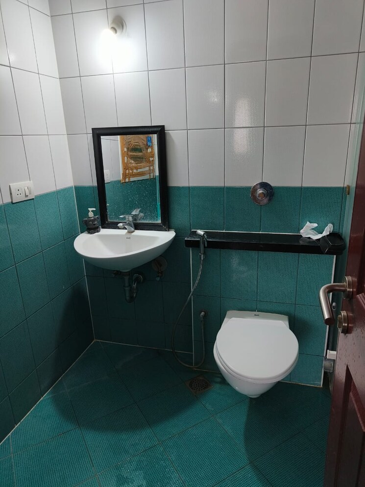 Bathroom, sobha-forest-view 3 Bedroom 1540 Sq.Ft. Apartment In Kanakapura Road Bangalore 8782749