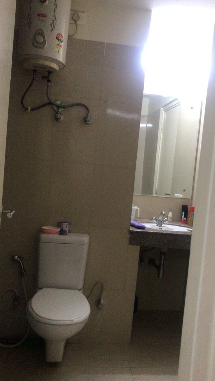 Bathroom, emaar-palm-hills 3.5 Bedroom 1450 Sq.Ft. Apartment In Sector 77 Gurgaon 8782759