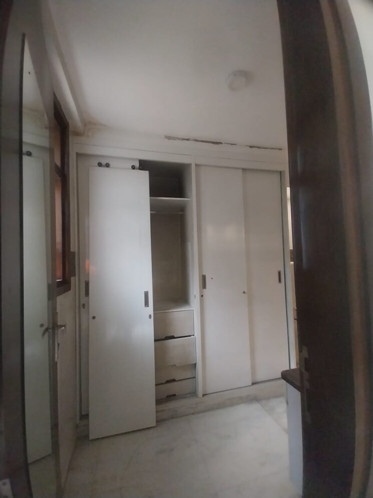 undefined, safdarjung enclave 3 Bedroom 300 Sq.Yd. Builder Floor In Safdarjung Enclave Delhi 8782786