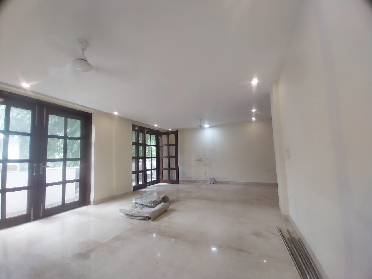 3 BHK + Servant Room Builder Floor For Rent in Safdarjung Enclave