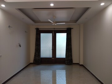 Room in 3 BHK Builder Floor at Shivalik Colony – for Rent