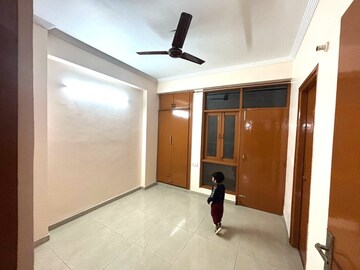Room in 2 BHK Apartment at Raj Nagar Extension – for Rent