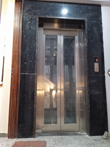 Building Lobby in 1 RK Builder Floor at Mahavir Enclave 1 – for Sale