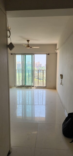 Room in 2 BHK Apartment at Rustomjee Urbania Aurelia, Thane West – for Sale