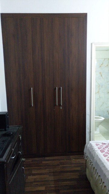 Furnished Amenities in 3.5 BHK Apartment at Mapsko Royale Ville, Sector 82 – for Sale