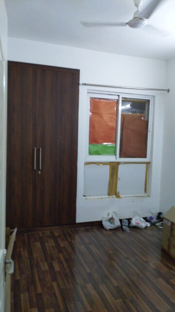Furnished Amenities in 3.5 BHK Apartment at Mapsko Royale Ville, Sector 82 – for Sale