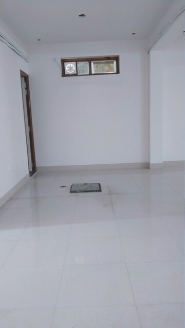 Floor Plan in  Showroom at Gomti Nagar – for Rent