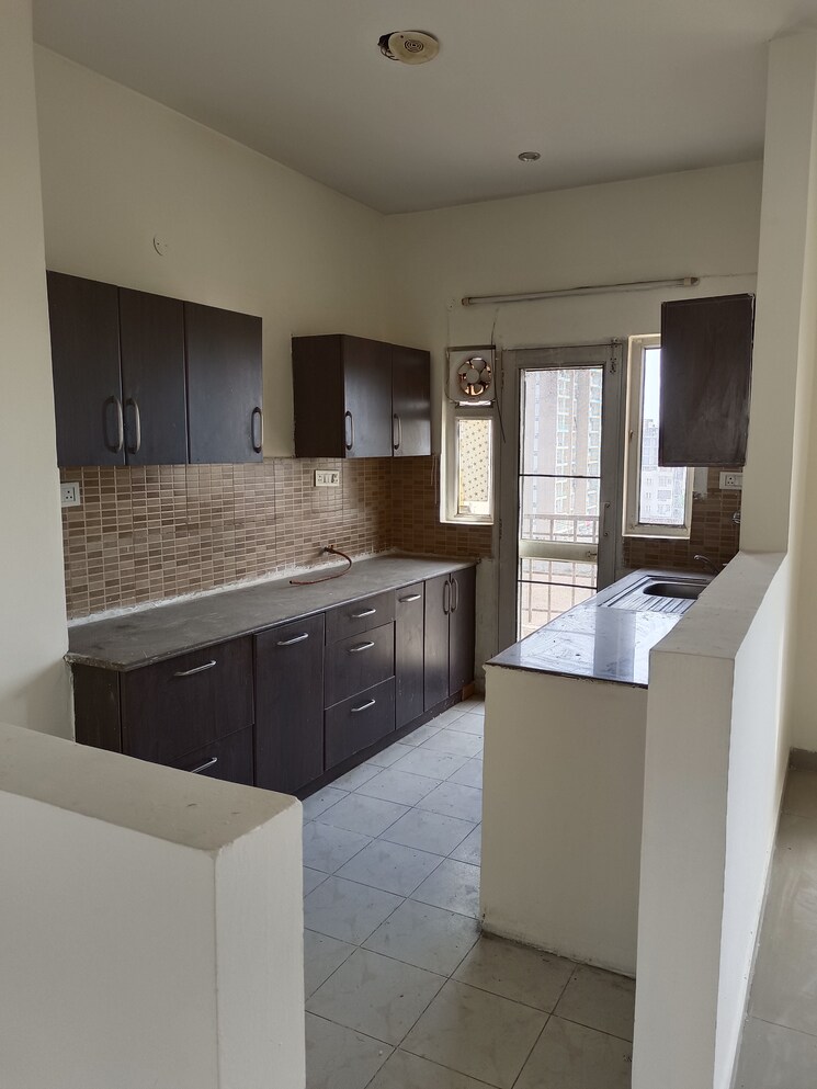 Kitchen, sushma-urban-views 3 Bedroom 1680 Sq.Ft. Apartment In Ghazipur Zirakpur 8782856