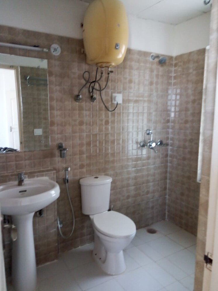 Bathroom, mapsko-royale-ville 3.5 Bedroom 1790 Sq.Ft. Apartment In Sector 82 Gurgaon 8782873