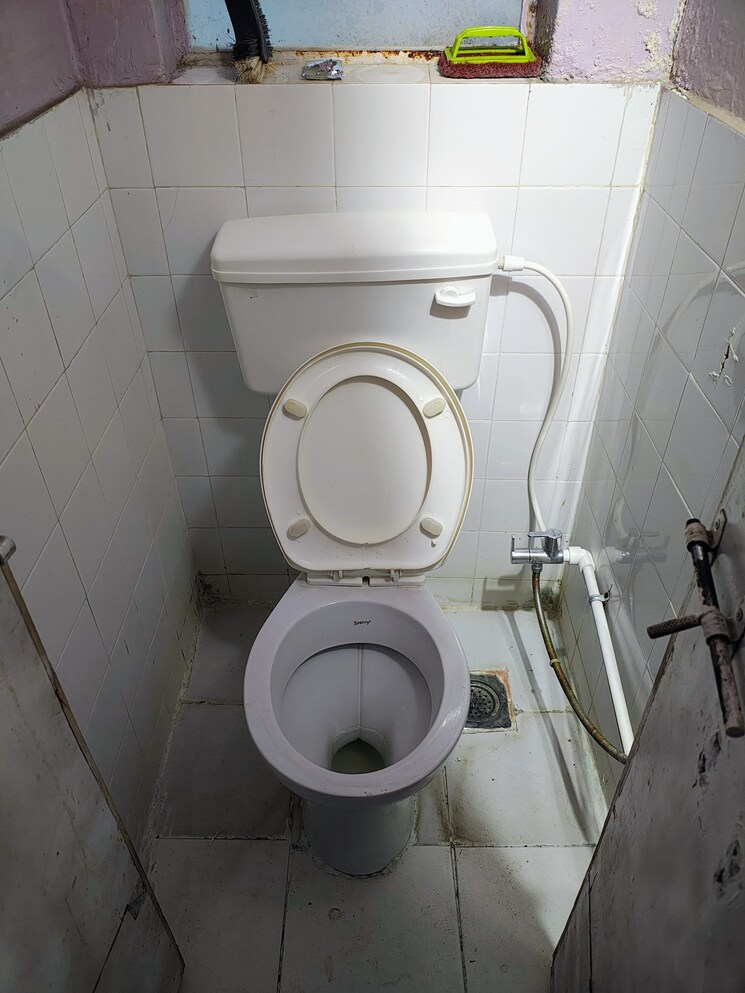 Bathroom, samarthshree-vanashree-apartments 1 Bedroom 600 Sq.Ft. Apartment In Bavdhan Pune 8782880