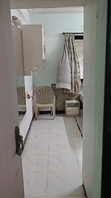 Bathroom in 2 BHK Apartment at Vile Parle East – for Rent