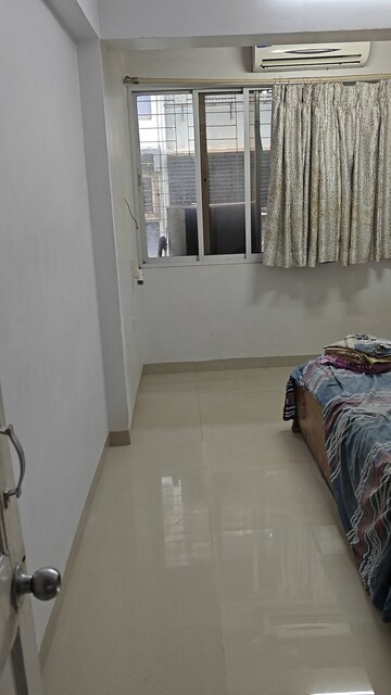 2 BHK Apartment For Rent in Vile Parle East