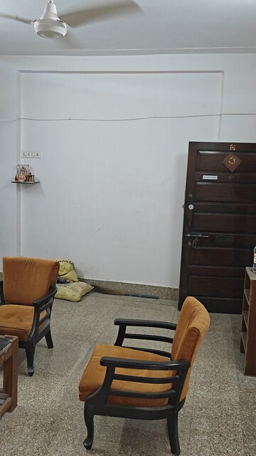 Living Room in 2 BHK Apartment at Vile Parle East – for Rent