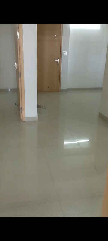 Room in 3 BHK Apartment at Anukampa Platina Terraces, Mansarovar – for Rent