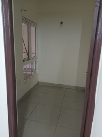 Bathroom in 2.5 BHK Apartment at Royce Sentosa Parc, Raj Nagar Extension – for Rent