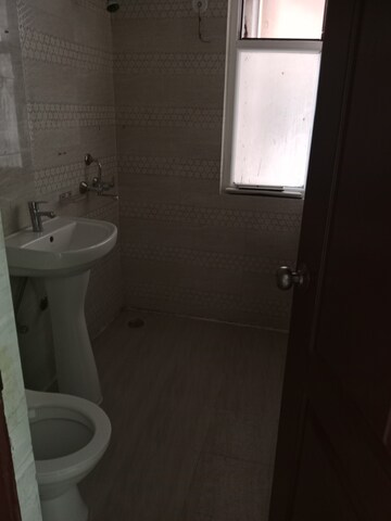 Bathroom in 2.5 BHK Apartment at Royce Sentosa Parc, Raj Nagar Extension – for Rent