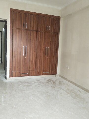 Furnished Amenities in 4 BHK Apartment at Shri Sai Kripa Rainbow Apartments, Sector 43 – for Rent