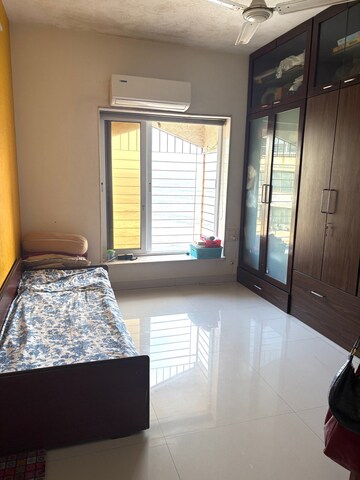 Bedroom in 2 BHK Apartment at Parag Mansion Chs , Andheri West – for Rent