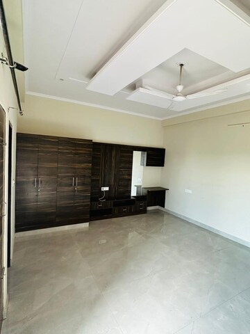 Room in 4 BHK Apartment at Vinayak Homes Mansarovar, Mansarovar – for Rent