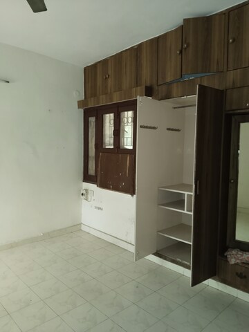 Building Lobby in 3 BHK Apartment at Sarita Vihar Pocket-J RWA, Sarita Vihar – for Sale